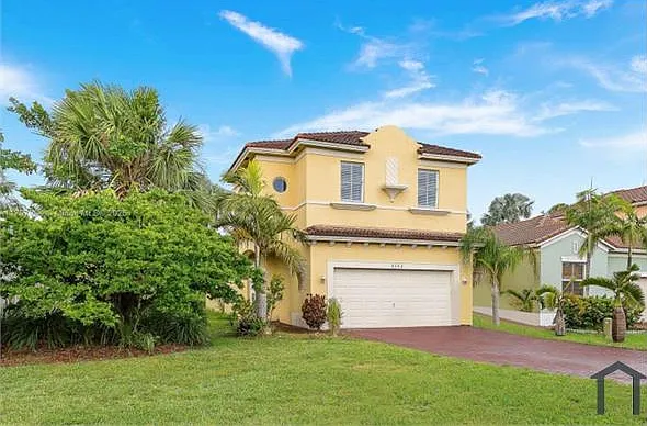 3 bed, $3,000 — Photo 1