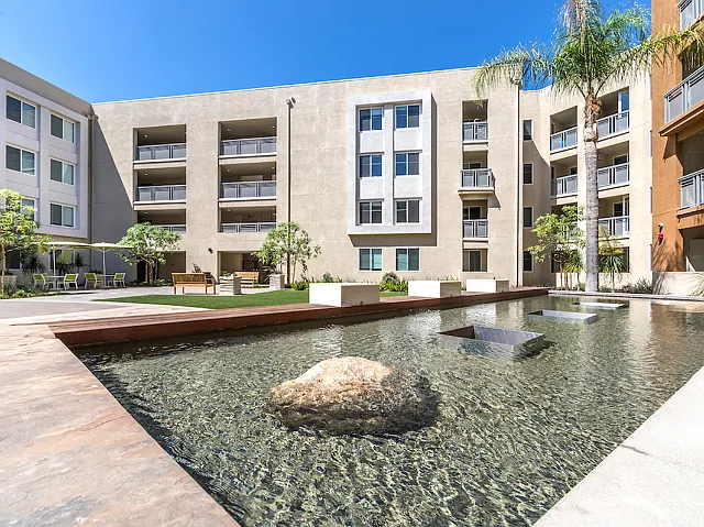 Courtyard With Fountain Feature