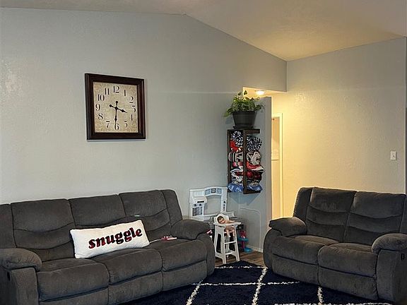 5th image of 403 NE 46th St