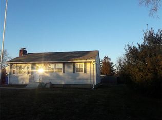 8 Wilson Rd, Middletown, RI 02842