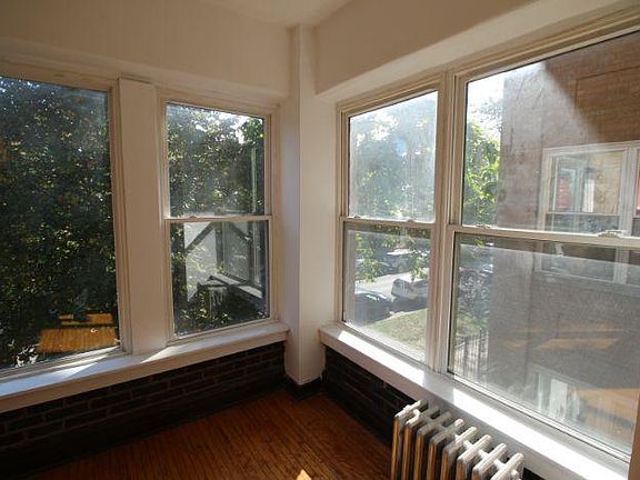 2nd image of 4418 N Wolcott Ave #3F