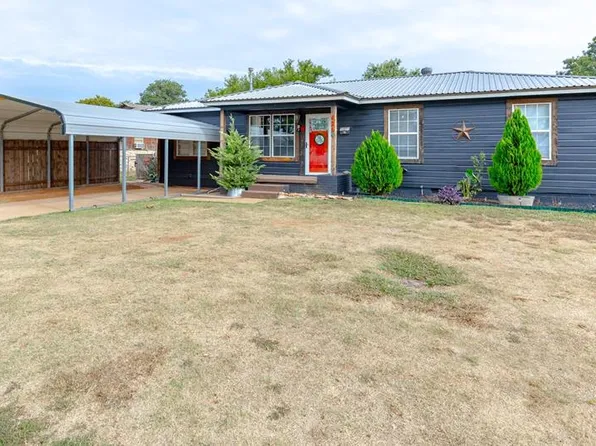 424 Pryor Dr, Lindsay, OK 73052