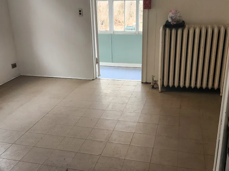 469 Ontario St #1 — Photo 3