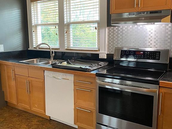 2nd image of 34 Portland Pl