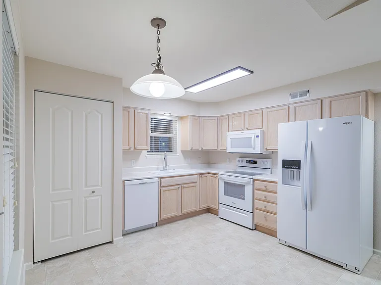 1661 S Cole St #C7 — Photo 5