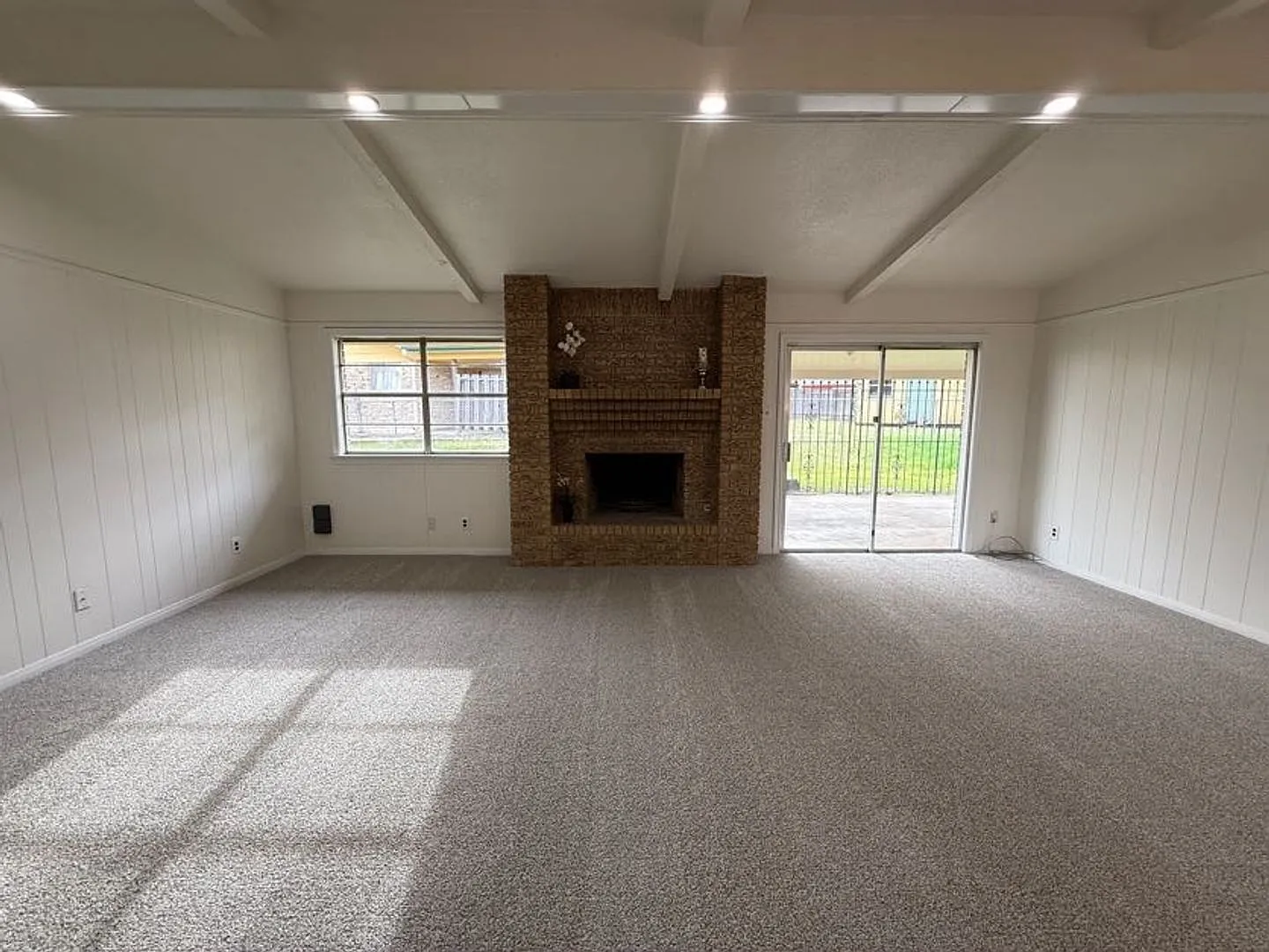 3-Bedroom House for Rent in Killeen — Photo 2