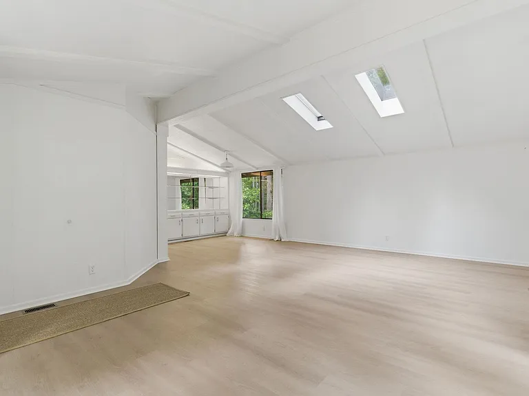11944 Miller Rd NE — Photo 7