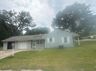 607 NE 73rd Ter, Gladstone, MO 64118