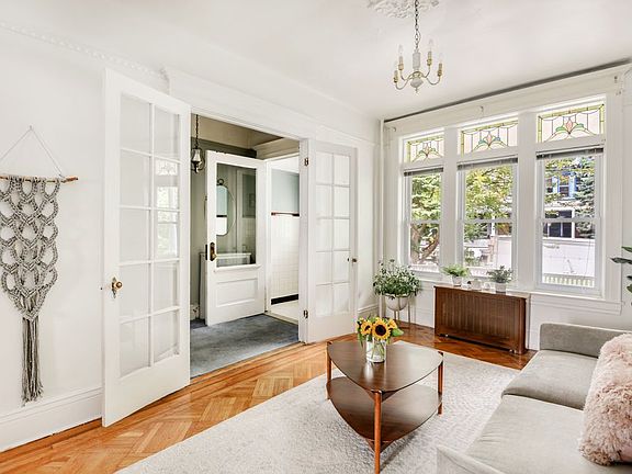 4th image of 25 Fuller Pl