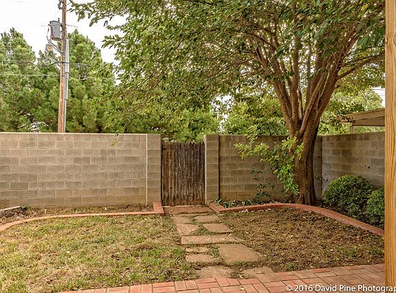 2nd image of 4034 Lakeside Dr