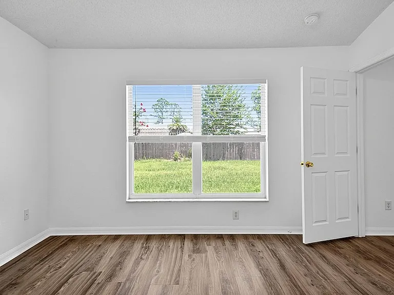 15 Renmont Ct — Photo 32