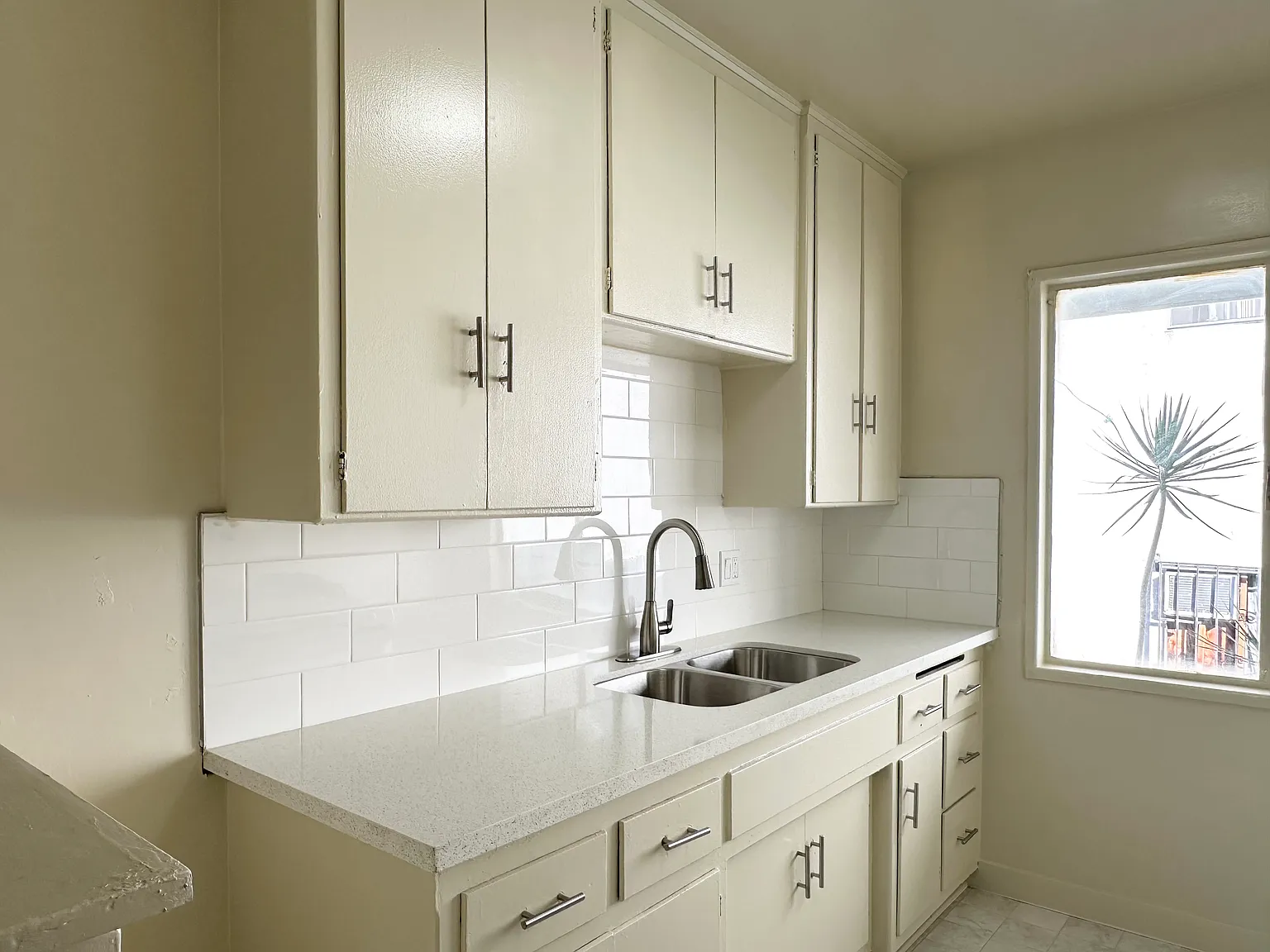 2 bed, 845 sqft, $1,995 — Photo 2