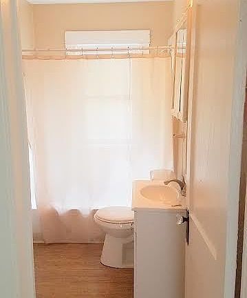 4th image of 2934 E 123rd St #2