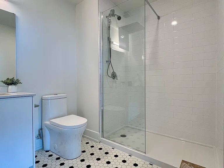 2070 Scott St — Photo 39