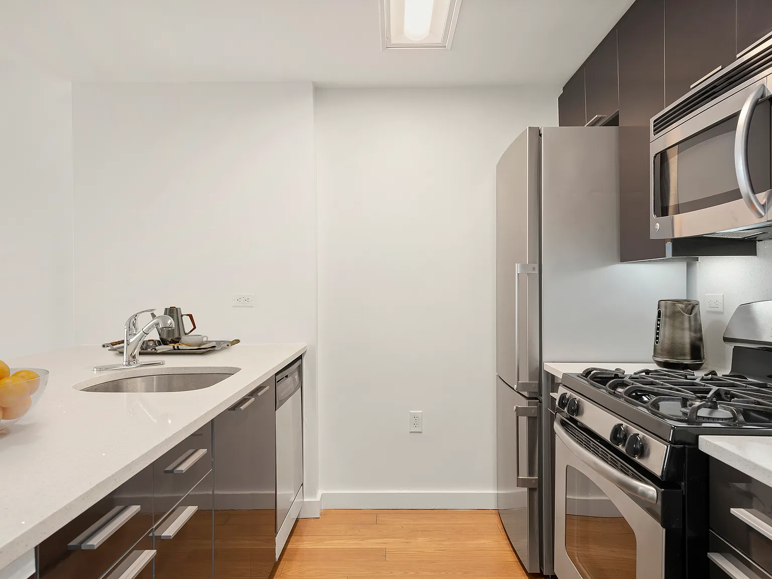 41-18 Crescent Street — Photo 3