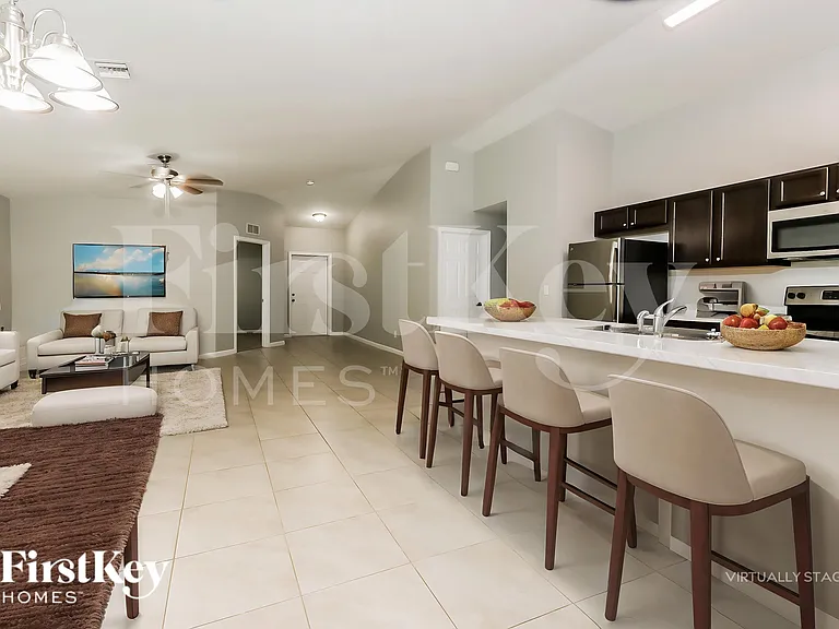 1771 SW Bismarck St — Photo 5