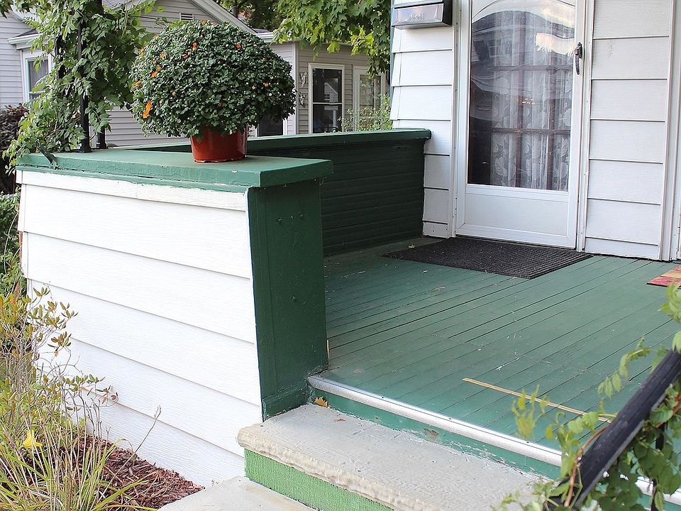 1st image of 207 W Pottawatamie St