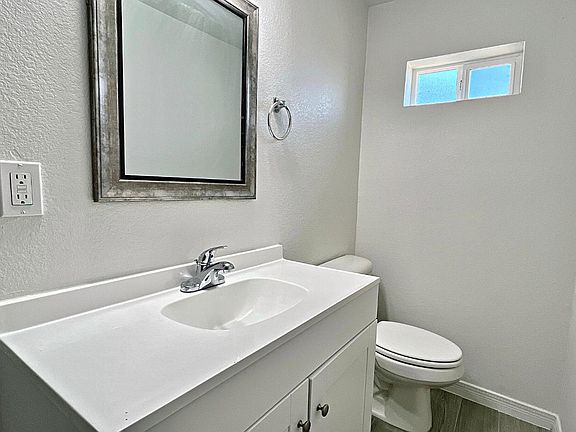 4th image of 3900 La Luz Ave #C