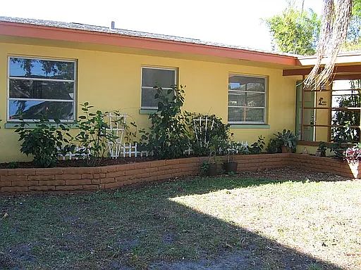 1st image of 450 15th Ave N APT 1