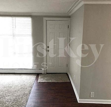 4th image of 2032 N Bethesda Blvd