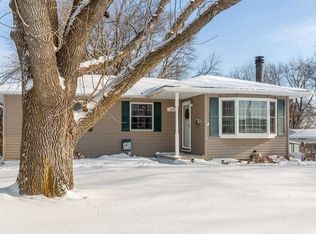 1269 S Hackett Rd, Waterloo, IA 50701