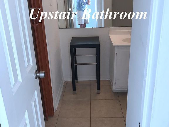 2nd image of 4008 Dolomite St