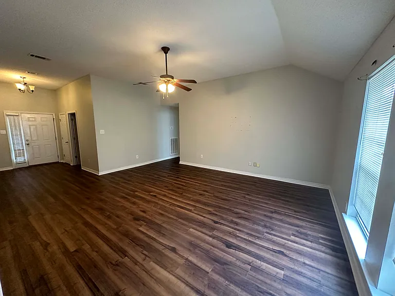 8914 Spring Grv S — Photo 2