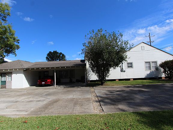 3rd image of 115 Suthon Ave