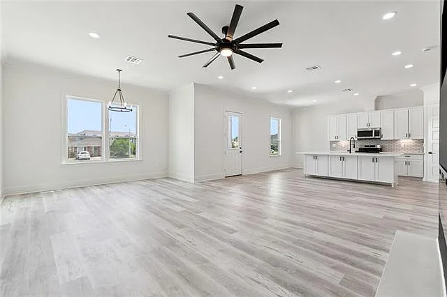 3701 W Loyola Dr — Photo 2