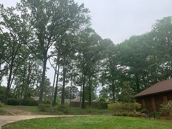 3rd image of 117 Lemont Dr