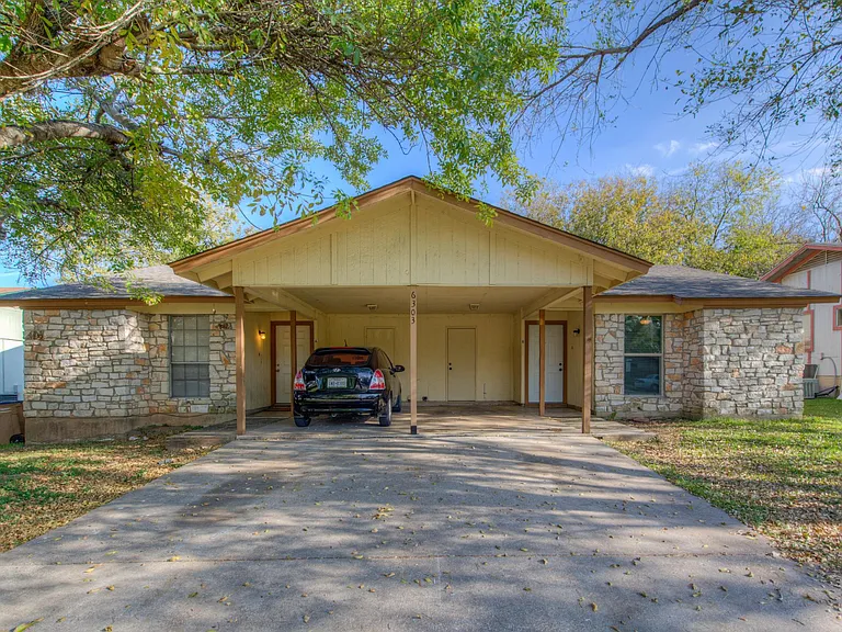 6303 Emerald Forest Dr #B — Photo 1