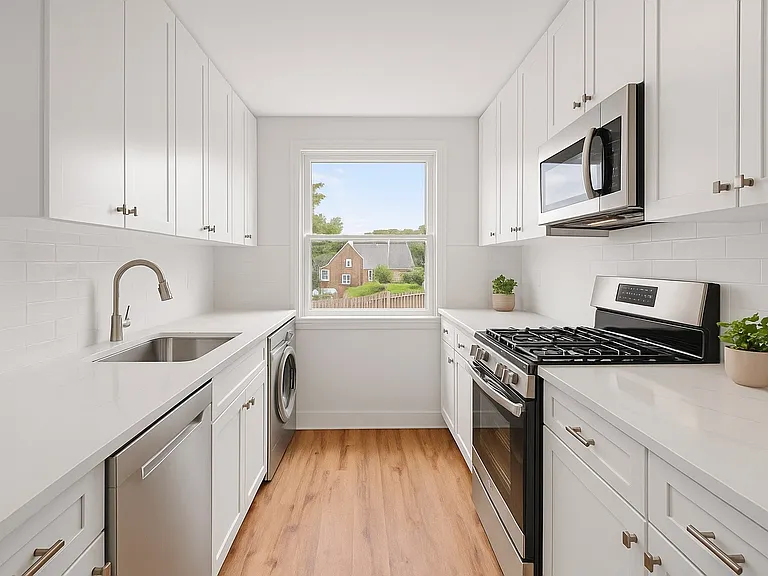 232 Elm St — Photo 3