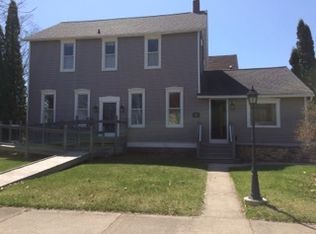 504 Wisconsin Ave, Gladstone, MI 49837