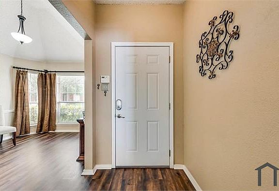3rd image of 1312 Greenfield Dr