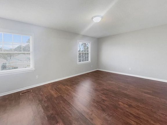 4th image of 3414 Kensington Ct