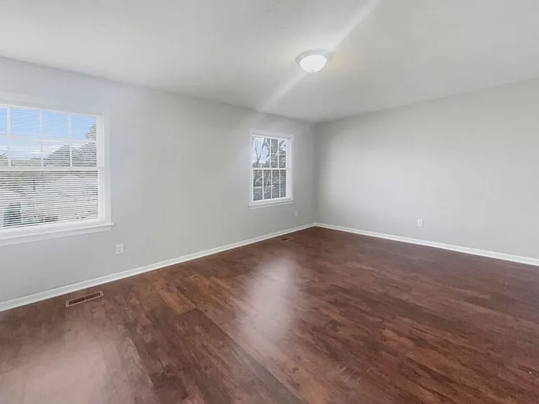 3414 Kensington Ct — Photo 4