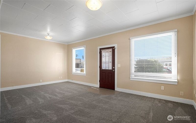 3rd image of 621 W Market Street