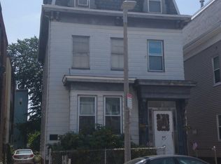 617 E 7th St, South Boston, MA 02127
