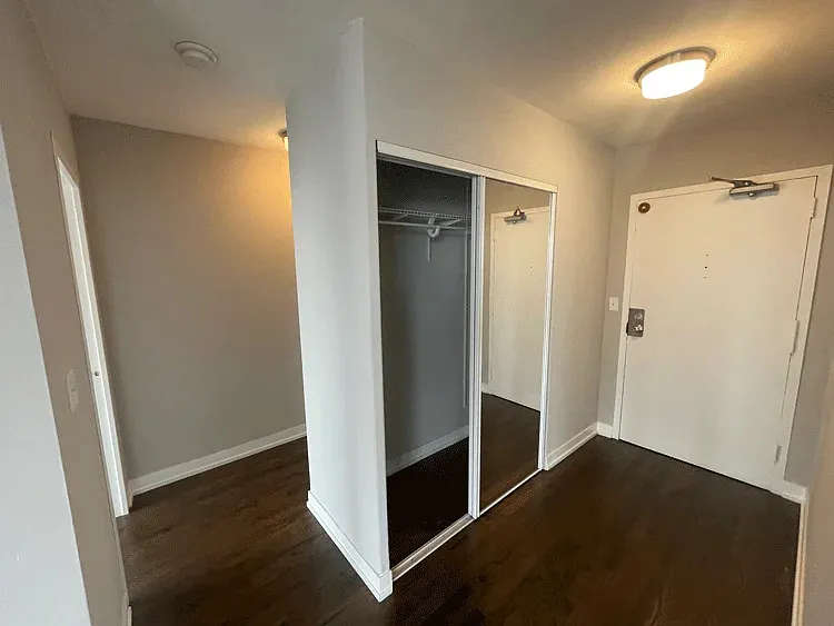 1 bed, 1.0 bath, 750 sqft, $2,406 — Photo 3