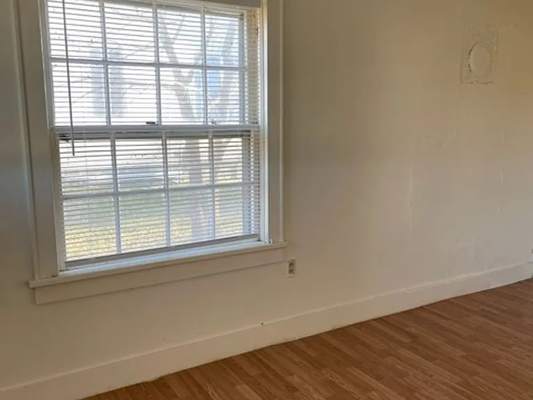 522 Mayfield St — Photo 9