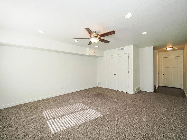 634 N 130 E — Photo 20
