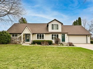 1220 Scenic ROAD, Hubertus, WI 53033