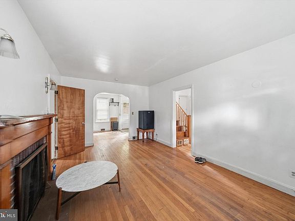 3rd image of 2600 Cool Spring Rd