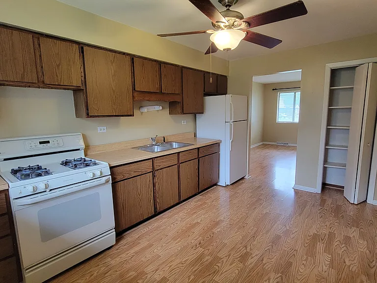 1512 Johnson St — Photo 3