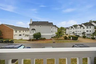 909 Baltic Ave — Photo 24