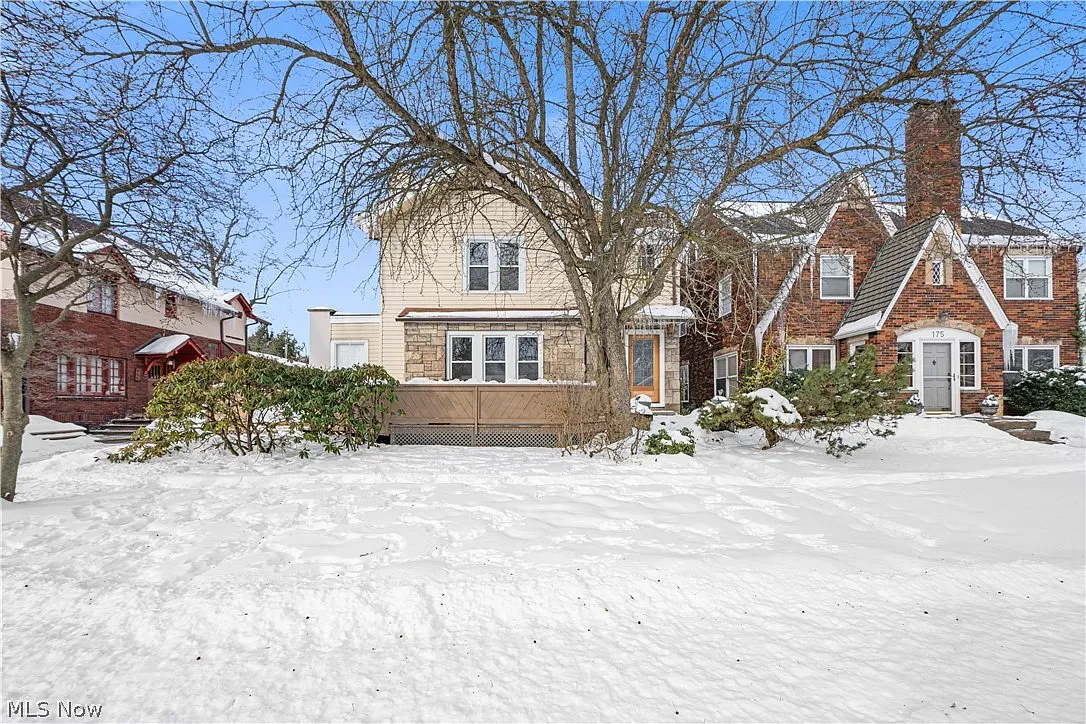 165 Oak Knoll Ave NE photo 1