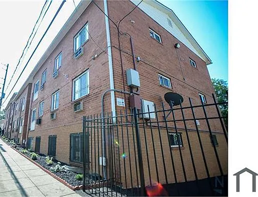 5049 D St SE — Photo 2