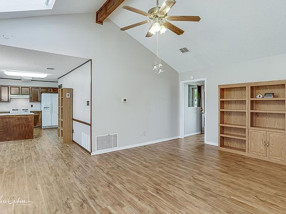 4th image of 2632 Brown St