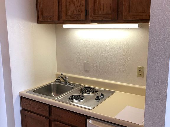 5th image of 1111 W 39th St APT 205