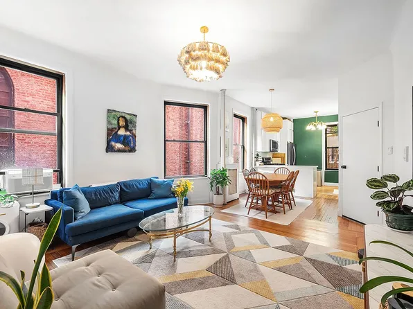 211 W 107th St APT 2W, New York, NY 10025